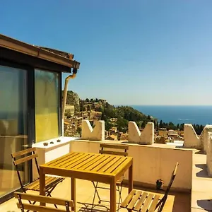 https://glamstudio-center-amazing-view-on-private-terrace-homgarden.sicilyhotelsitaly.net